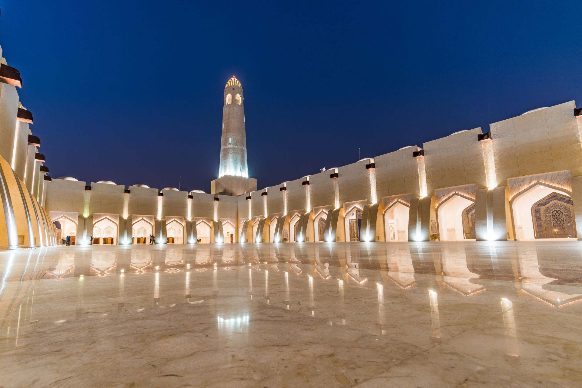 tourist visiting qatar