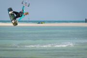 Le sette ragioni principali per cui il Qatar è la destinazione ideale per il kitesurf 
