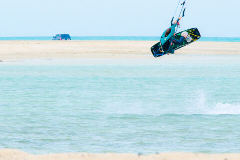 Sieben gute Gründe, die Katar zu einem idealen Kitesurfing-Spot machen 